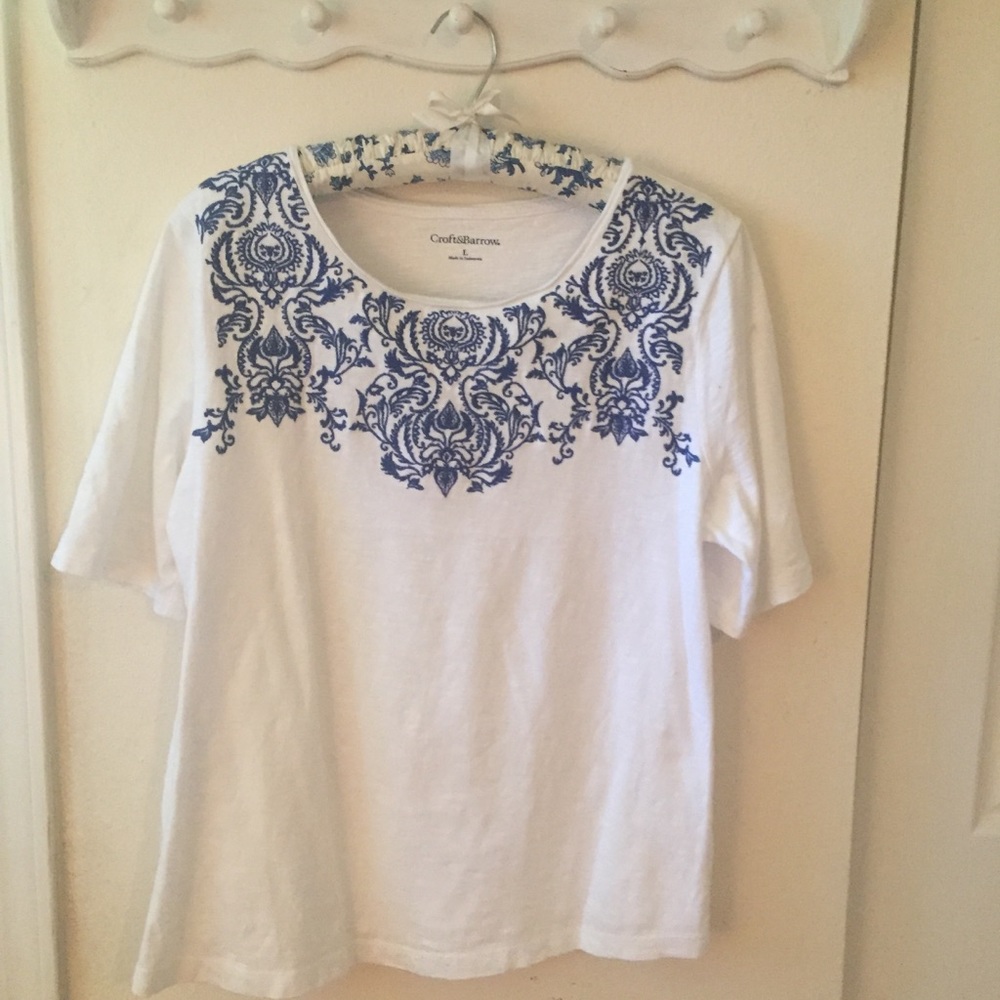 Croft&Barrow Women’s Embroidered Knit Top